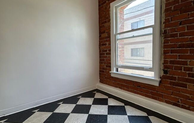 Studio, 1 bath, 525 sqft, $1,450, Unit 306