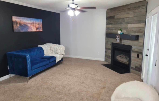 1212 STAPLETON DR