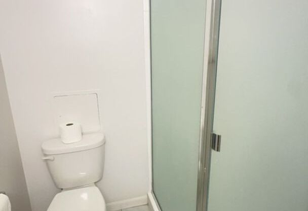3 beds, 2 baths, $3,400, Unit # D 1002