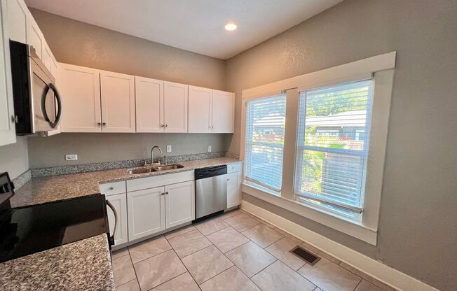 1 bed, 1 bath, 810 sqft, $1,199, Unit Unit 2