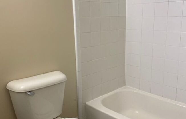 1 bed, 1 bath, 625 sqft, $1,250, Unit G08