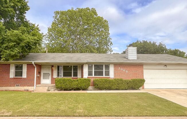Available NOW  Nice 3 bedroom 1.5 bath home, Features a huge family room with a brick fireplace,wood floors and lots of light. The kitchen has cabinets galore, with a spacious eating area. All the bedrooms have wood flooring, ceiling fans and closets with