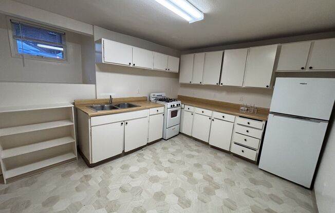 1 bed, 1 bath, 600 sqft, $1,495, Unit B
