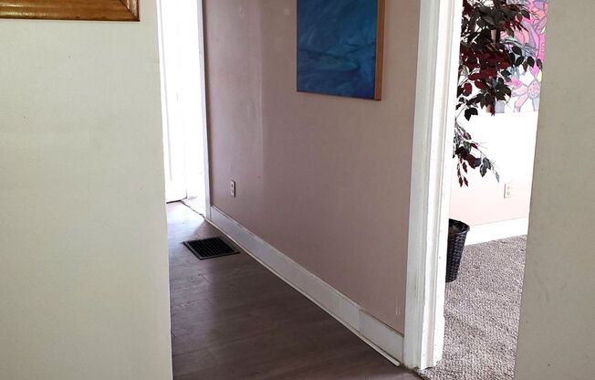 1/2 off sec dep and first full month's rent! Charming 1+-Bedroom Loft Apartment in the Heart of It All!
