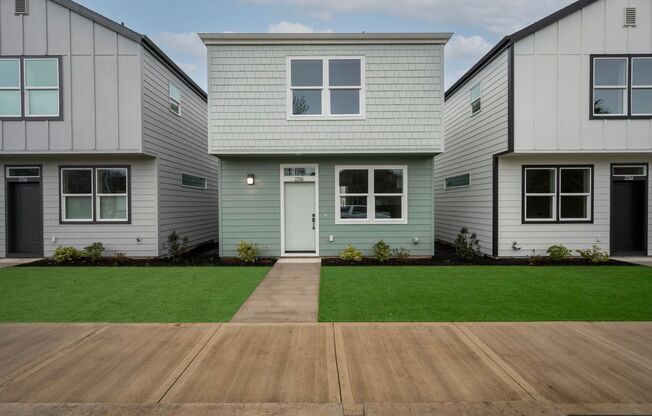 Brand New Newberg Homes- Up to 3 Months Free !