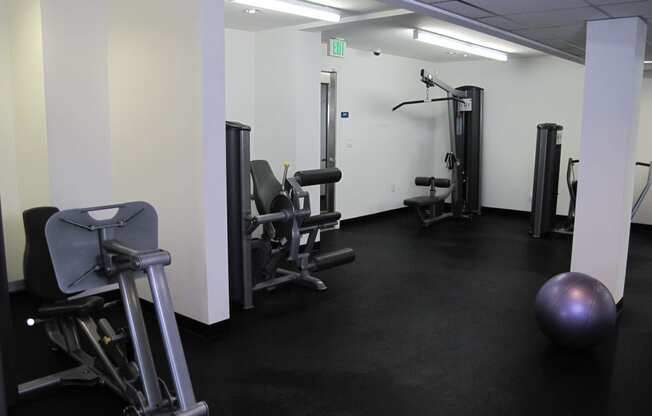 FITNESS CENTER