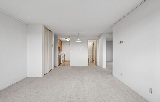 1 bed, 1 bath, 800 sqft, $1,350, Unit 306