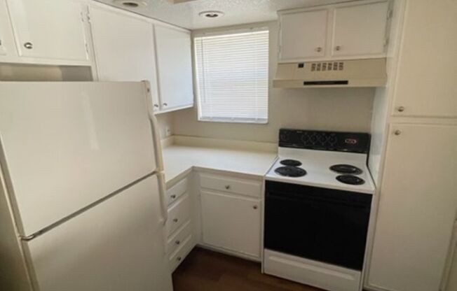 2 beds, 1 bath, $1,900