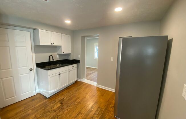 2 beds, 1 bath, $1,075, Unit 1