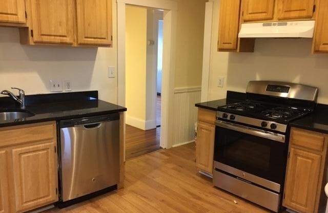 4 beds, 1 bath, 1,300 sqft, $3,750, Unit 2