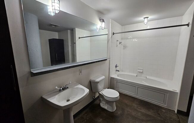 Studio, 1 bath, $1,600, Unit APARTMENT 919