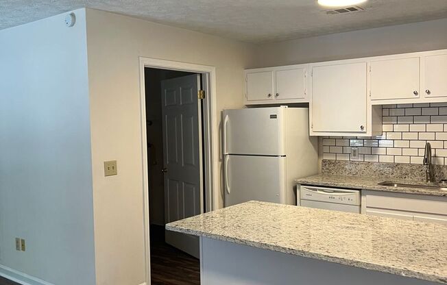 2 beds, 2 baths, 990 sqft, $1,375, Unit A4