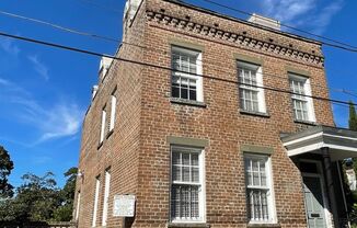 Move in Ready Duplex Close to Forsyth Park