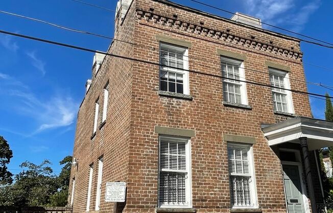 Move in Ready Duplex Close to Forsyth Park