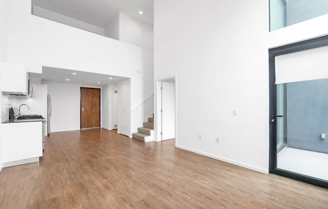 1 bed, 1 bath, 733 sqft, $3,900, Unit 616