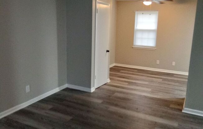 2 beds, 1 bath, 842 sqft, $999, Unit 1051