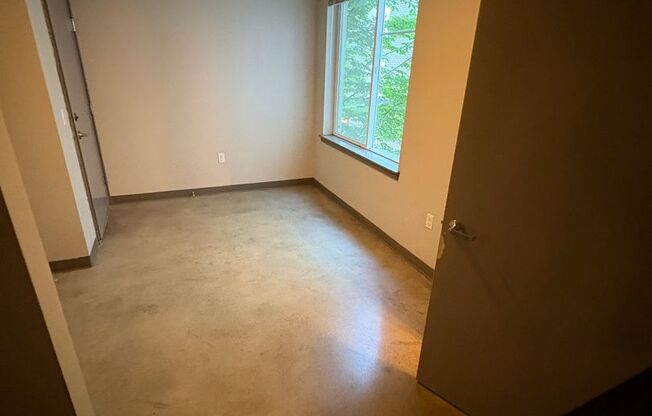 Studio, 1 bath, 163 sqft, $815, Unit 502