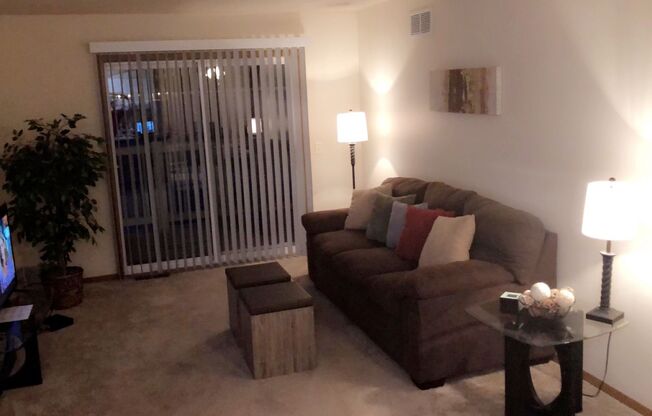 2 beds, 2 baths, 965 sqft, $1,104, Unit 320S