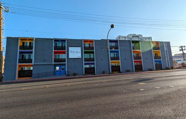 Studio, 1 bath, 260 sqft, $900, Unit 219