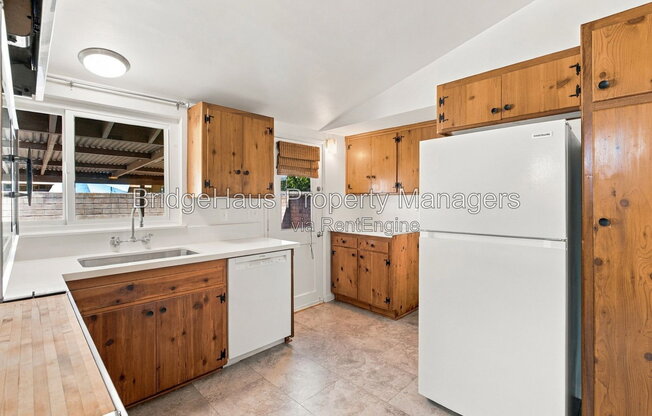 3 beds, 2 baths, 1,492 sqft, $4,200