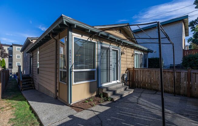 3 beds, 2 baths, 1,500 sqft, $2,600, Unit 10540