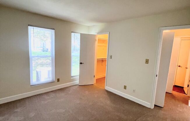 1 bed, 1 bath, 779 sqft, $1,600, Unit 902 #2E