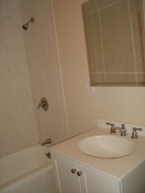 1 bed, 1 bath, 871 sqft, $3,100, Unit 206