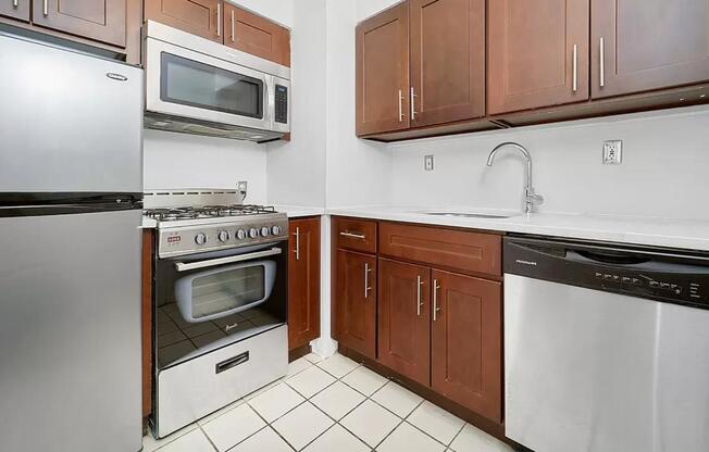 337 W 43 ST