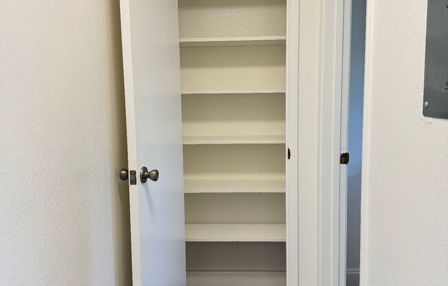 14444 Forty Four Winks Apartments