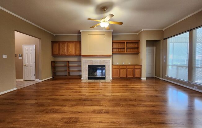 Oak Run Subdivision / 3 Bedrooms / 1 Story / Fridge Included/ Fenced in Yard / NBISD