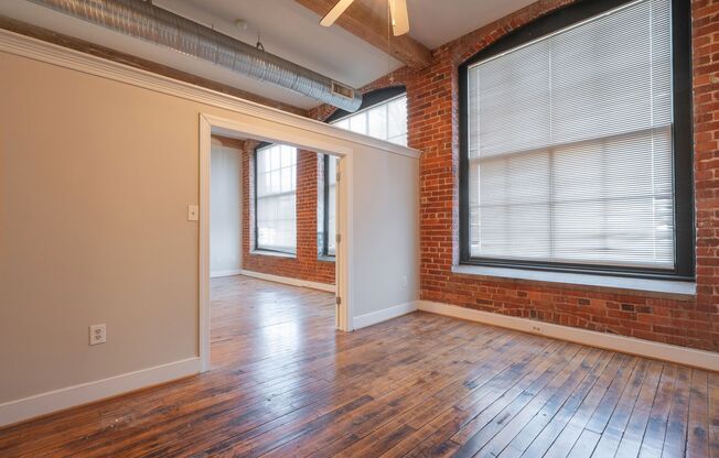 2 beds, 2 baths, 860 sqft, $1,350, Unit 405