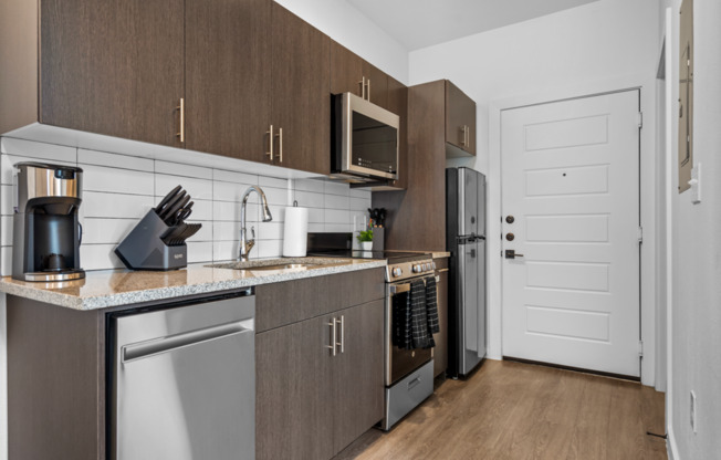 Studio, 1 bath, 327 sqft, $999, Unit #229