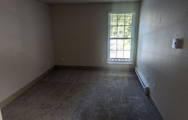 2 beds, 1 bath, 880 sqft, $1,750, Unit E101