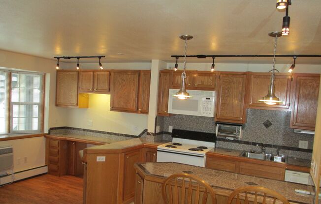 1 bed, 1 bath, 550 sqft, $1,545, Unit 680-216
