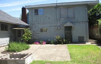 1090 1/2 W BROADWAY