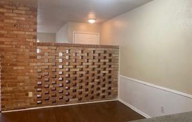 708-714 E  Pecan St