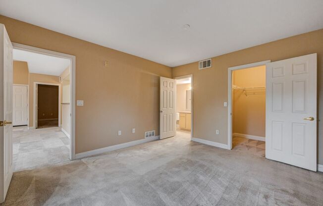 2 beds, 2 baths, 1,036 sqft, $1,500, Unit Badura Ave W. 8000 #2082