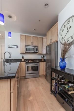 1 bed, 1 bath, 762 sqft, $3,450, Unit L211