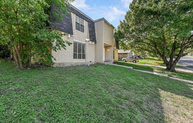 1813 WOODLAND AVE