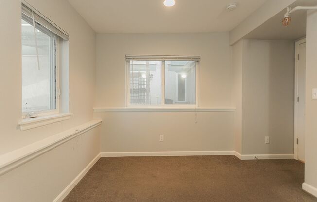 3 beds, 2 baths, 1,028 sqft, $4,185, Unit 109