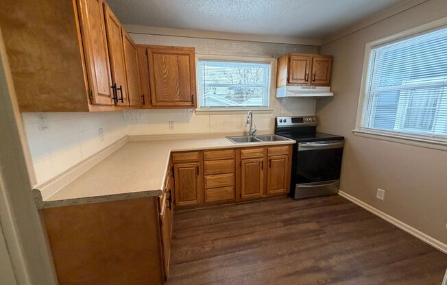 2501 Oakridge - Nice Three Bedroom Home with Two Car Garage & Central Air!