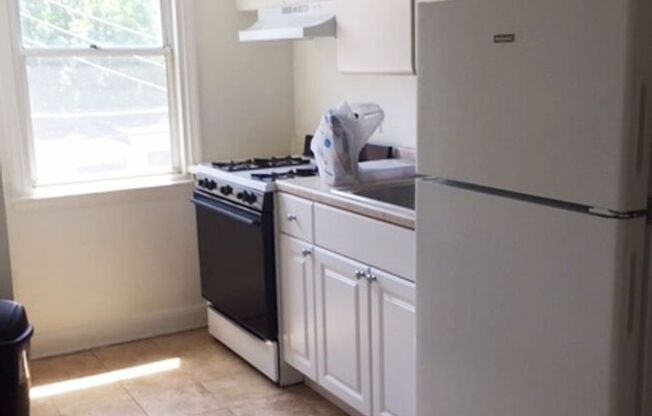2 beds, 1 bath, 800 sqft, $1,650, Unit D21