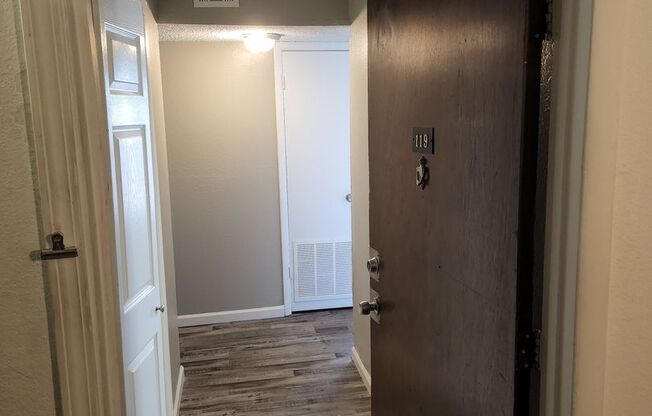 2 beds, 2 baths, 960 sqft, $775, Unit 119