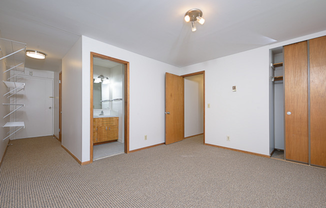 3 beds, 2 baths, 1,125 sqft, $2,995, Unit 510