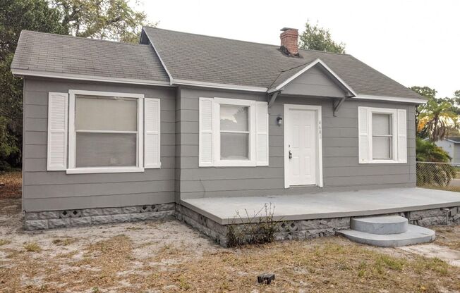 Back on the market - Newly Remodeled! Beautiful 2 bedroom/ 1 bath home / Laundry Room / Car Port
