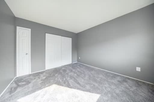 a bedroom at Nottingham Place in Cleveland