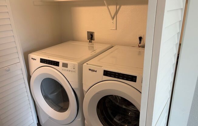 2 beds, 1 bath, 875 sqft, $2,720, Unit 4