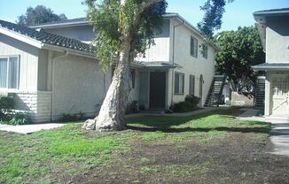 Live near the Beach in this wonderful townhouse condominium home