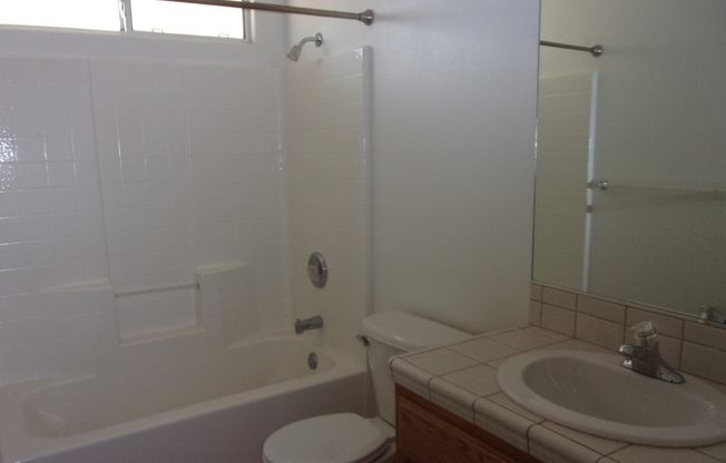 3 beds, 2 baths, $1,700