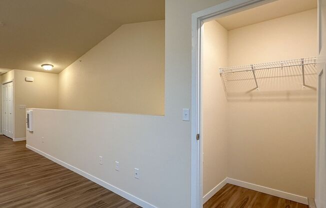 1 bed, 1 bath, 797 sqft, $1,150, Unit RO 10121-60
